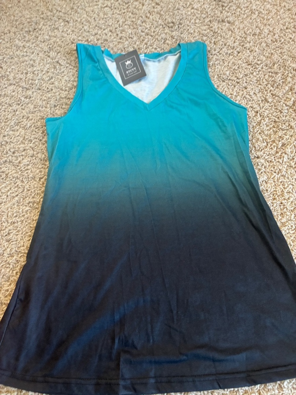 Sleeveless V-Neck Ombre Tank Top in Teal and Black
